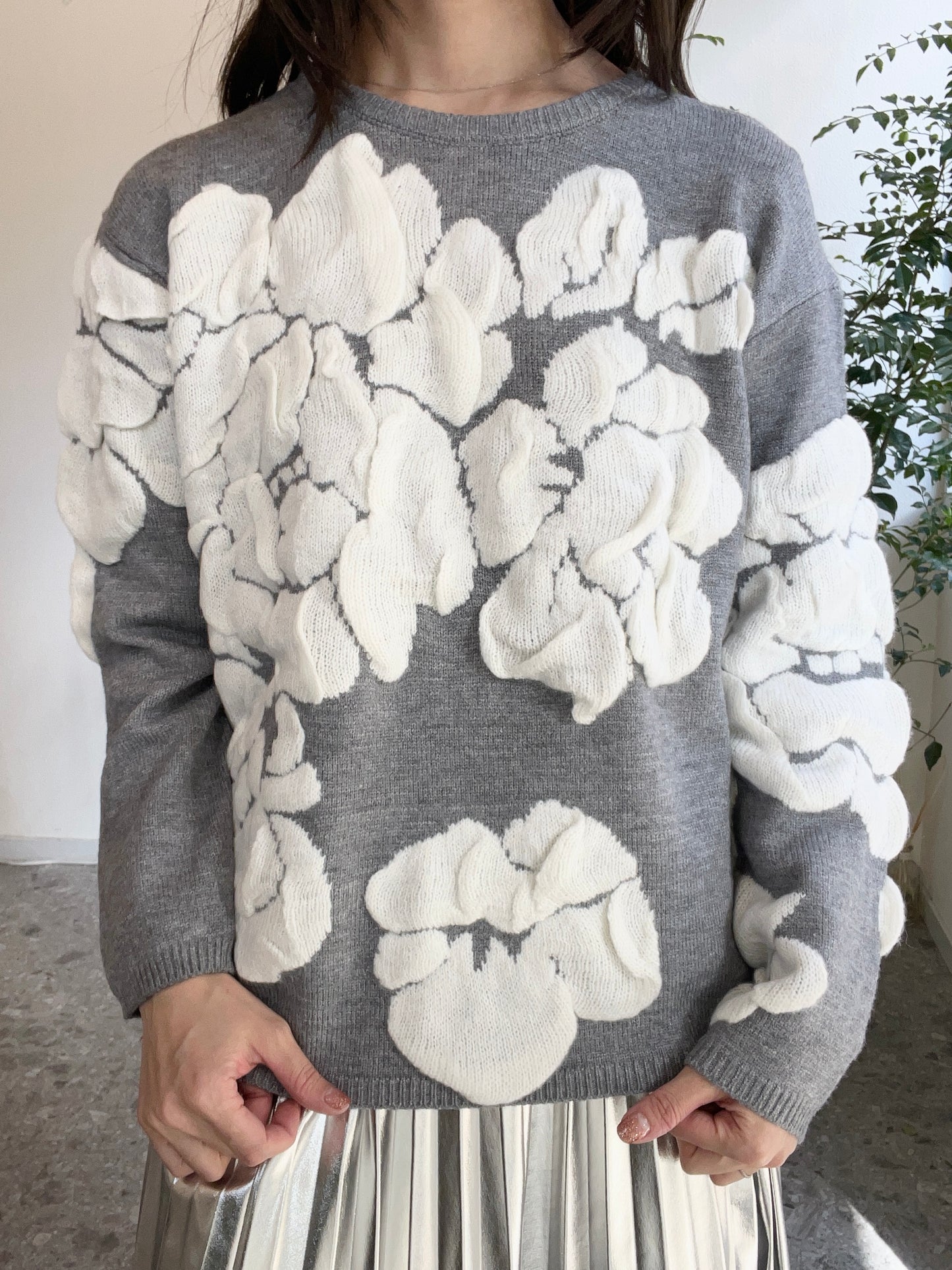 Puffy flower knit cardigan