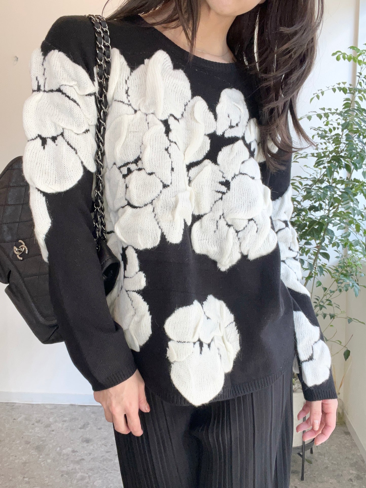 Puffy flower knit cardigan